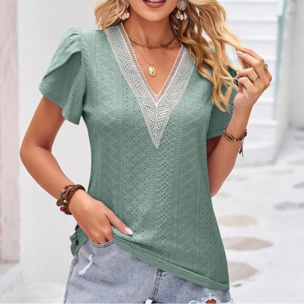 NWT Womens  Casual Cute Top Puff Sleeve with Floral Print Lace - Picture 2 of 6